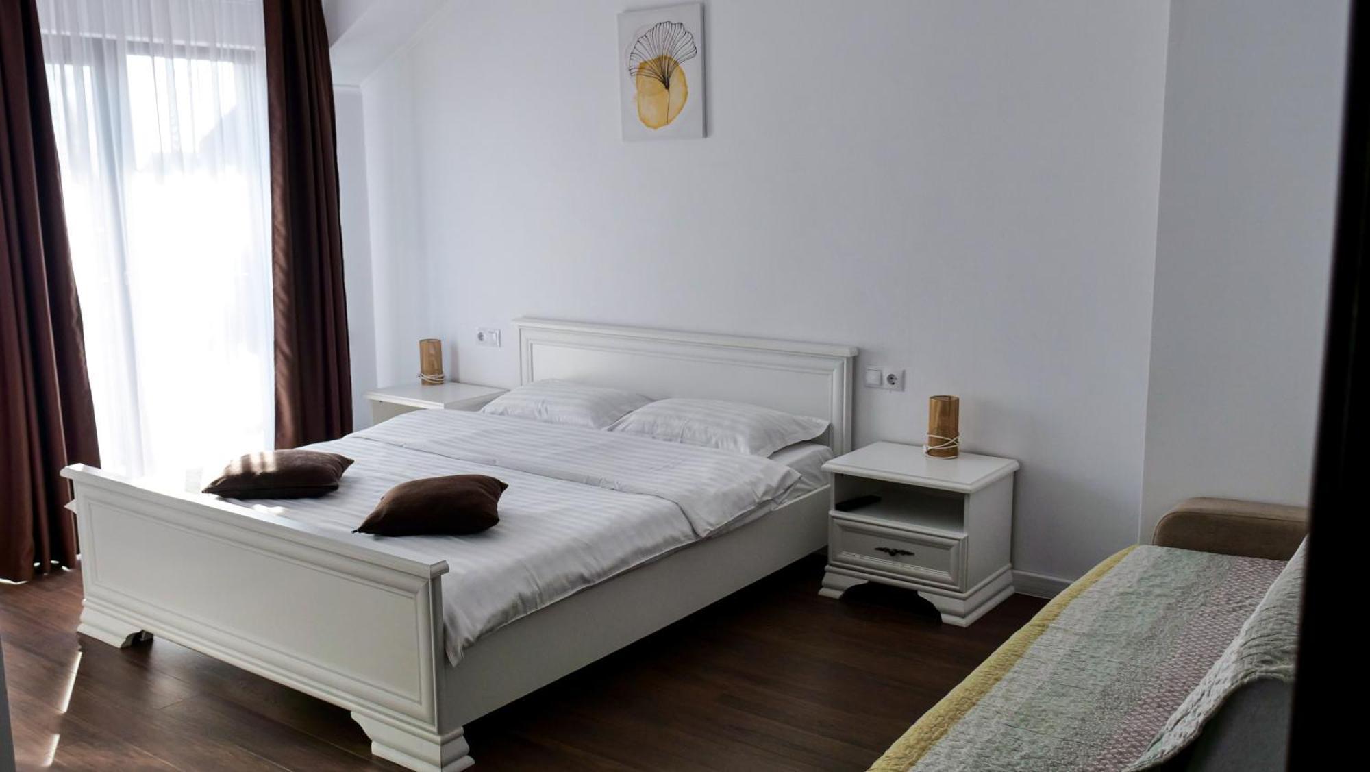 Отель Casa Ambientt Куртя-де-Арджеш Экстерьер фото