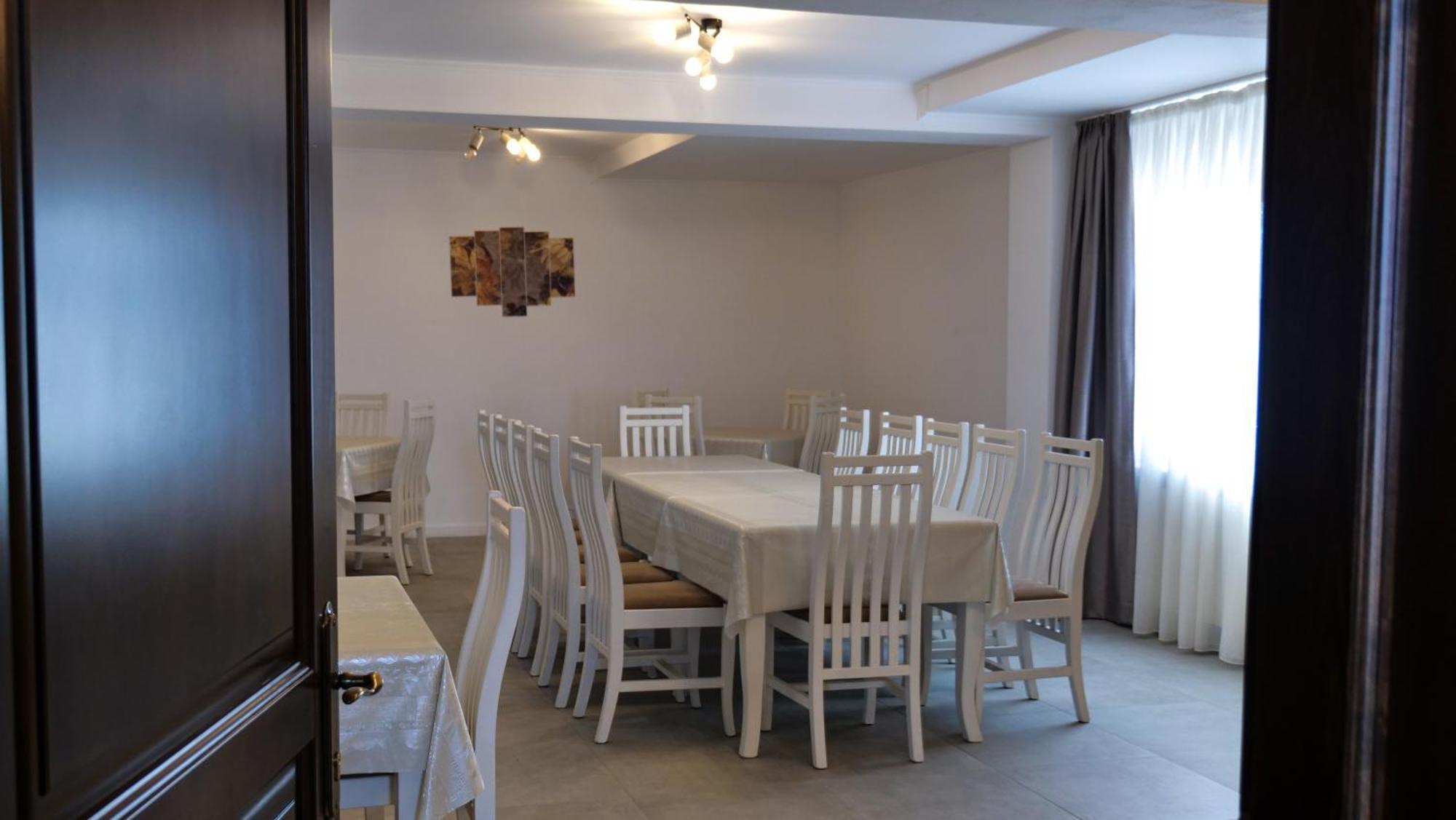 Отель Casa Ambientt Куртя-де-Арджеш Экстерьер фото