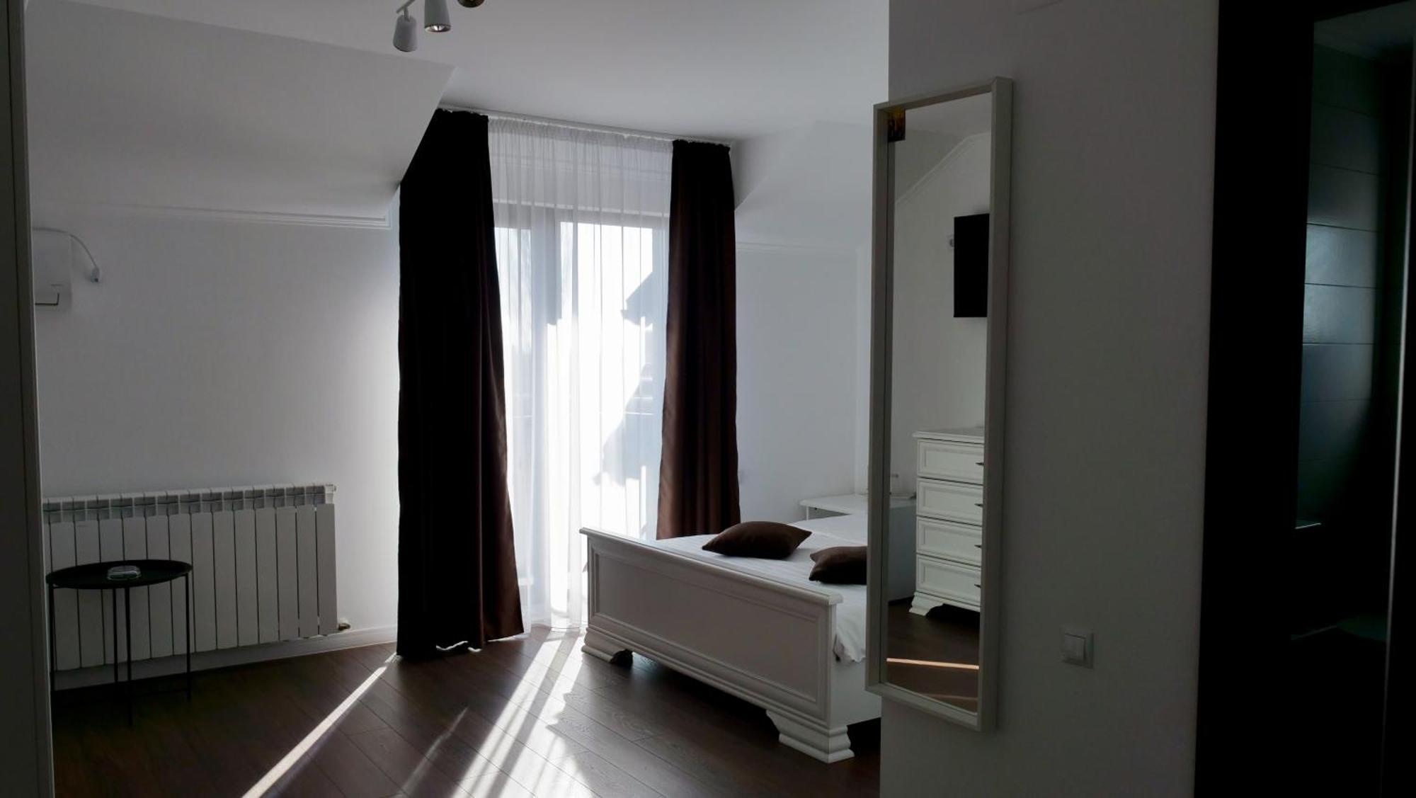 Отель Casa Ambientt Куртя-де-Арджеш Экстерьер фото